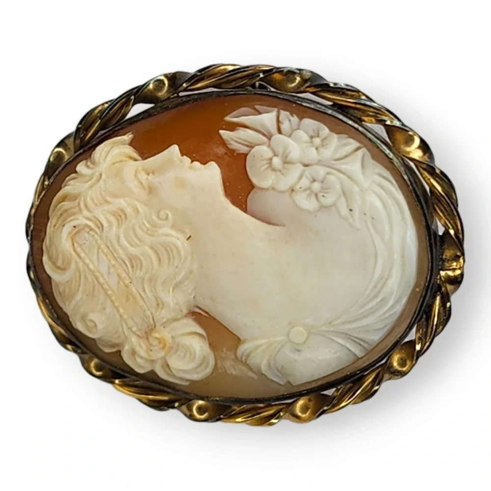 Vintage Gold Tone Shell‎ Cameo Women with Flowers Brooch Pin